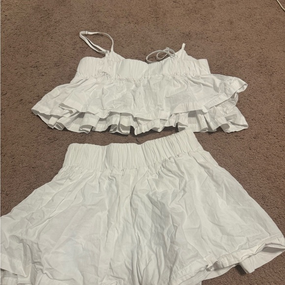 White Ruffled Set - Picture 5 of 7